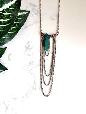 3/$22🩶 Gold Layered Look Chain Necklace Green Faux Stone Boho PREOWNED Jewelry